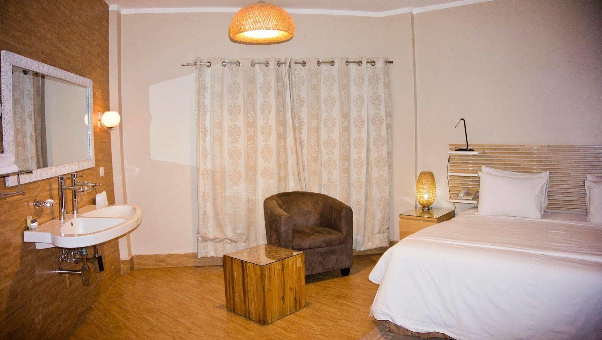 Tropical Enclave Hotel Accra Eksteriør bilde