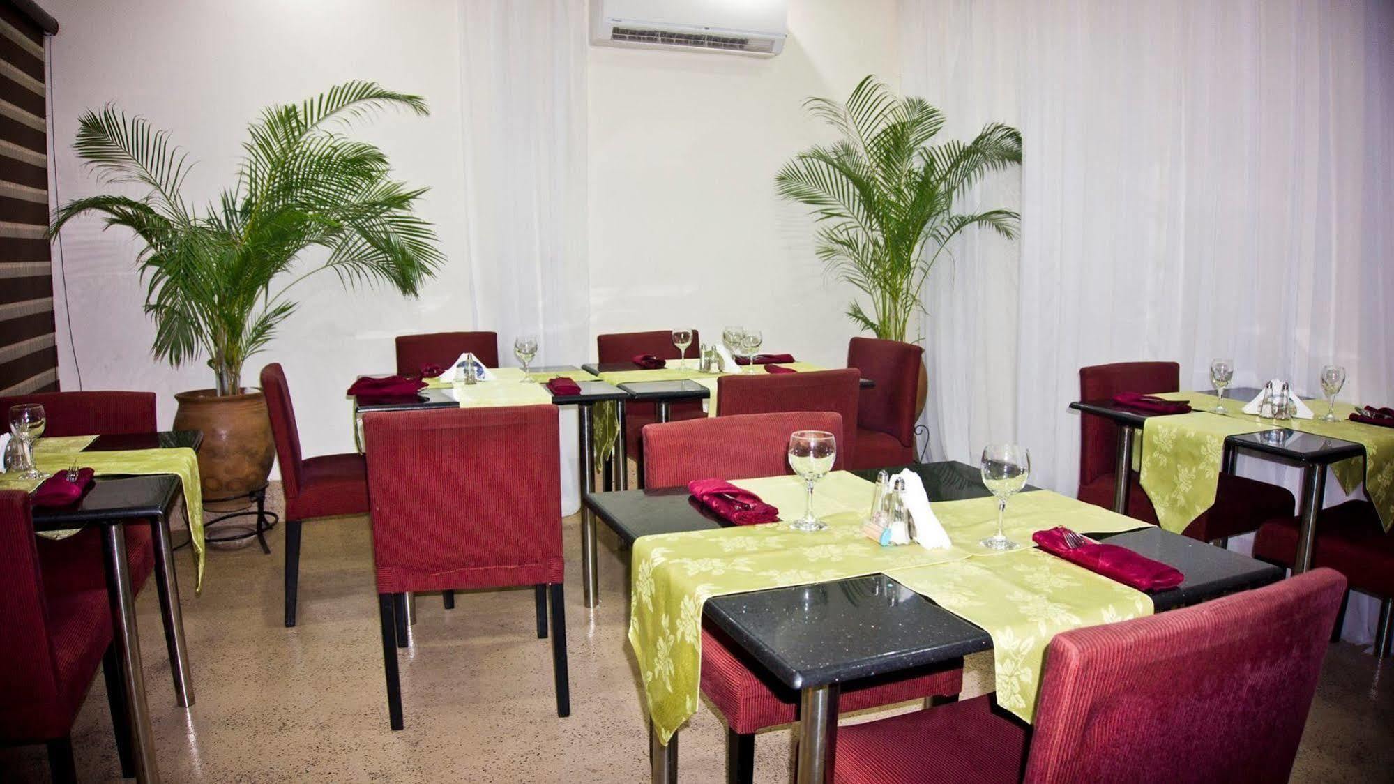 Tropical Enclave Hotel Accra Eksteriør bilde